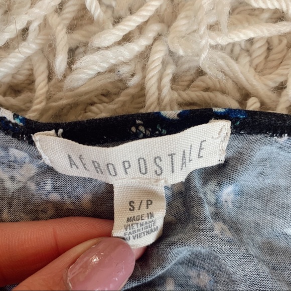 Aeropostale Floral Crop Top - Picture 4 of 6